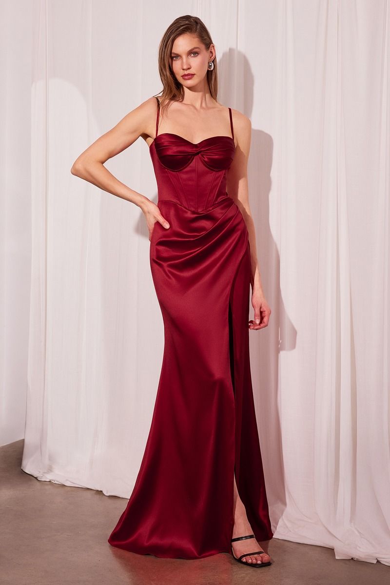 Fitted Dress With A Sweetheart Neckline And Thin Straps - LumoraXXSeFitted Dress With A Sweetheart Neckline And Thin StrapsT608Black